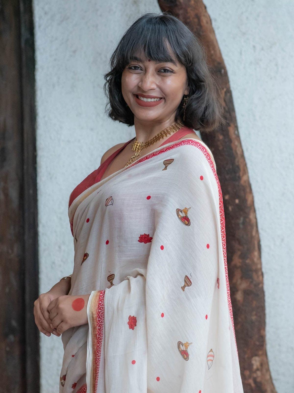 Soft Linen Gold Zari Border Saree