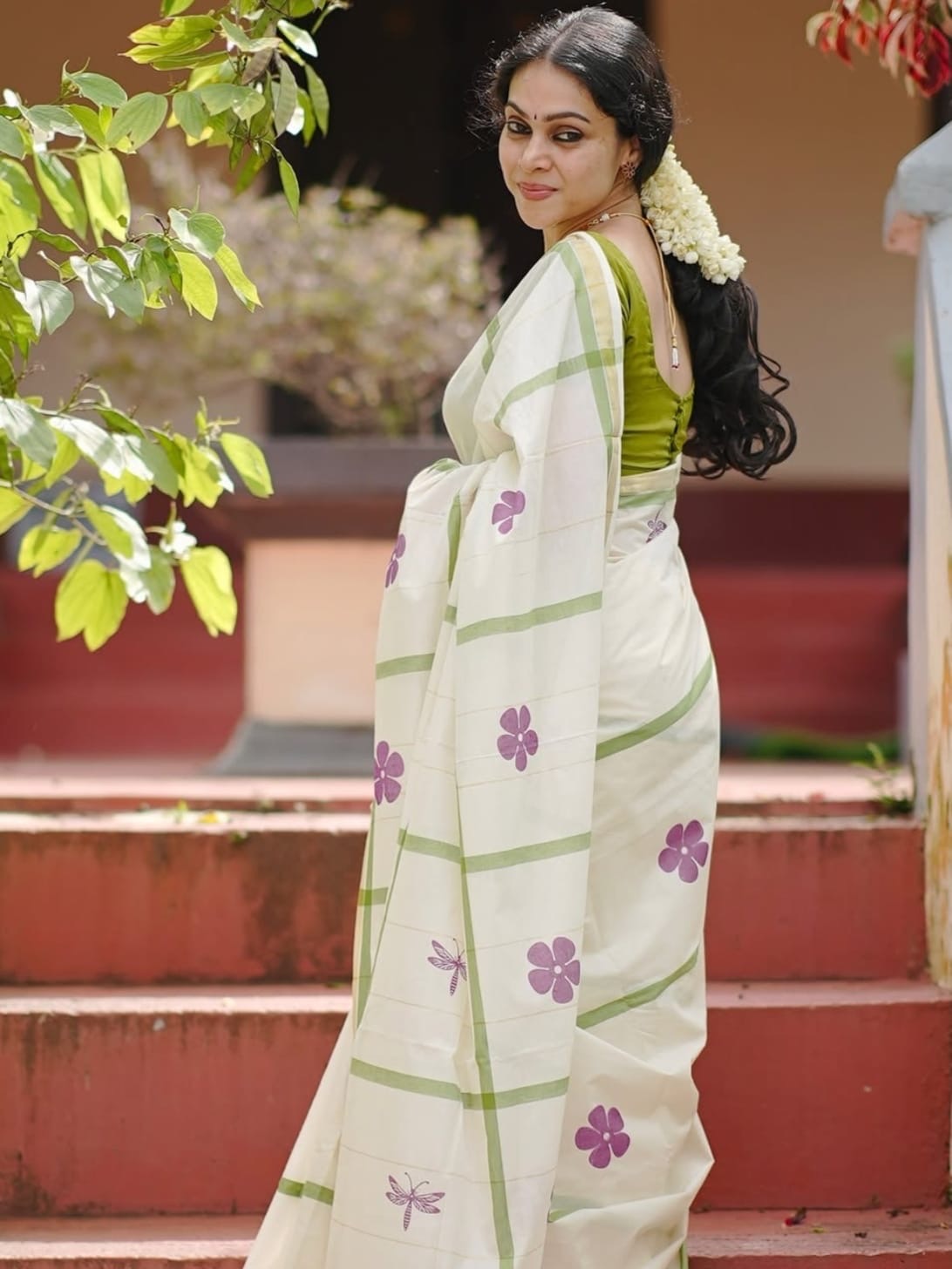Linen Saree Gold Jari Border