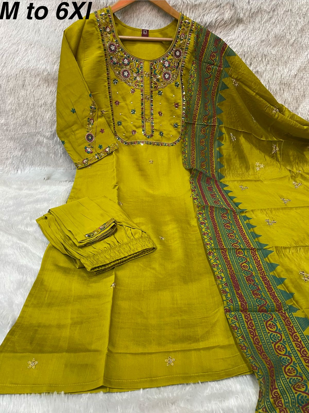 Designer Kurta Set (Stitched)