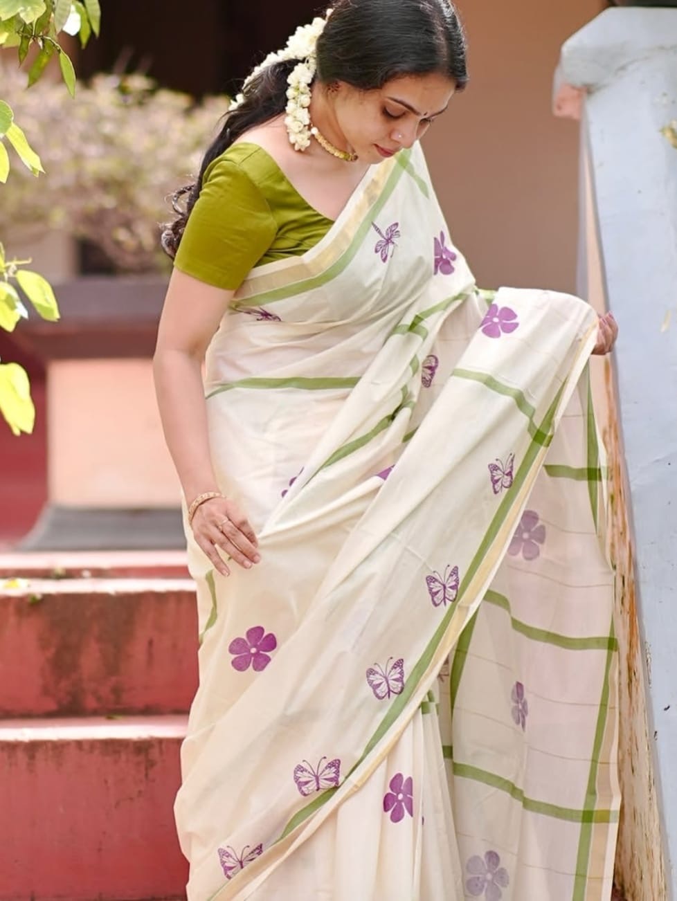 Linen Saree Gold Jari Border